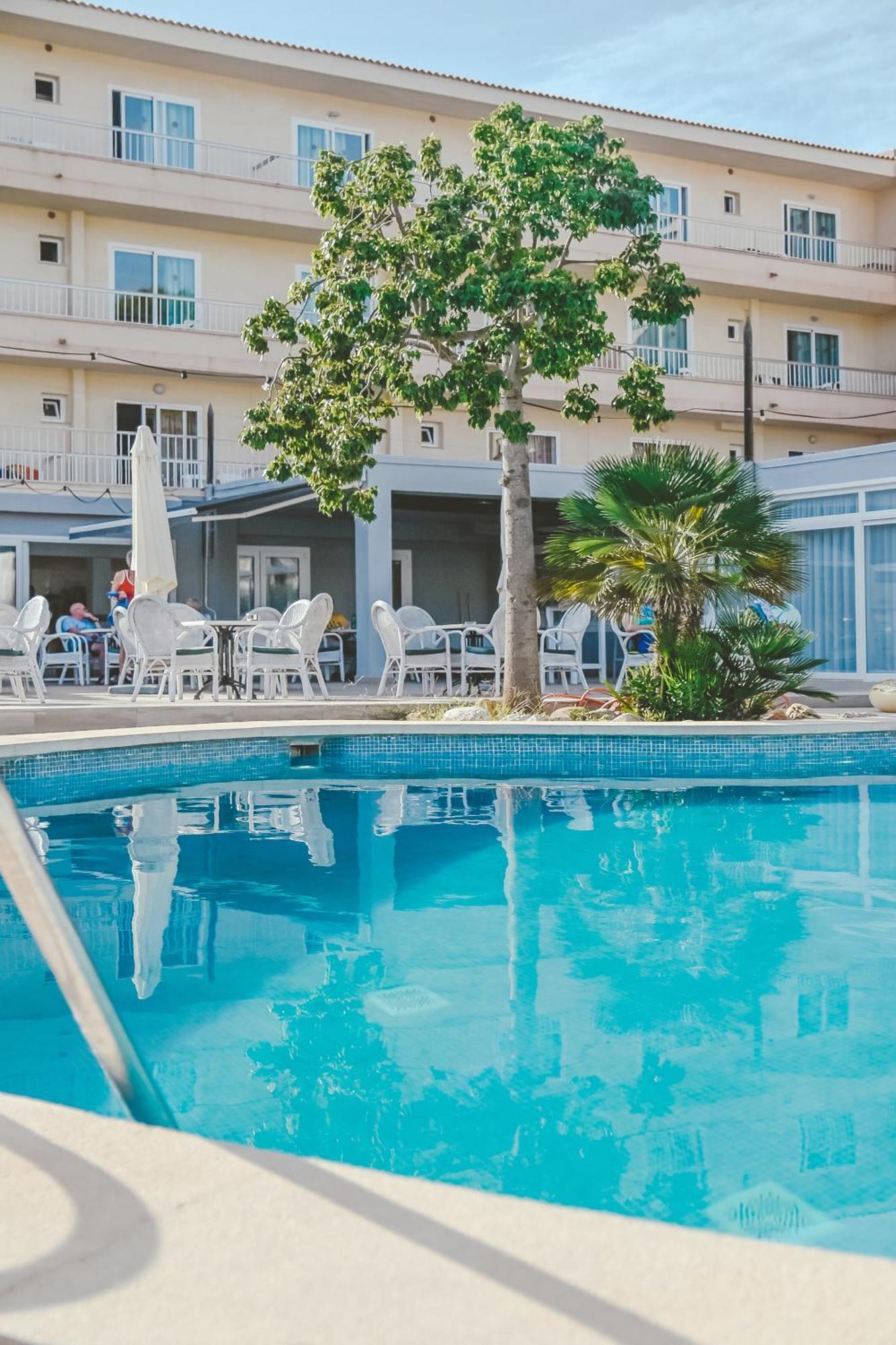 Hotel Lliteras カラ・ラトハダ エクステリア 写真