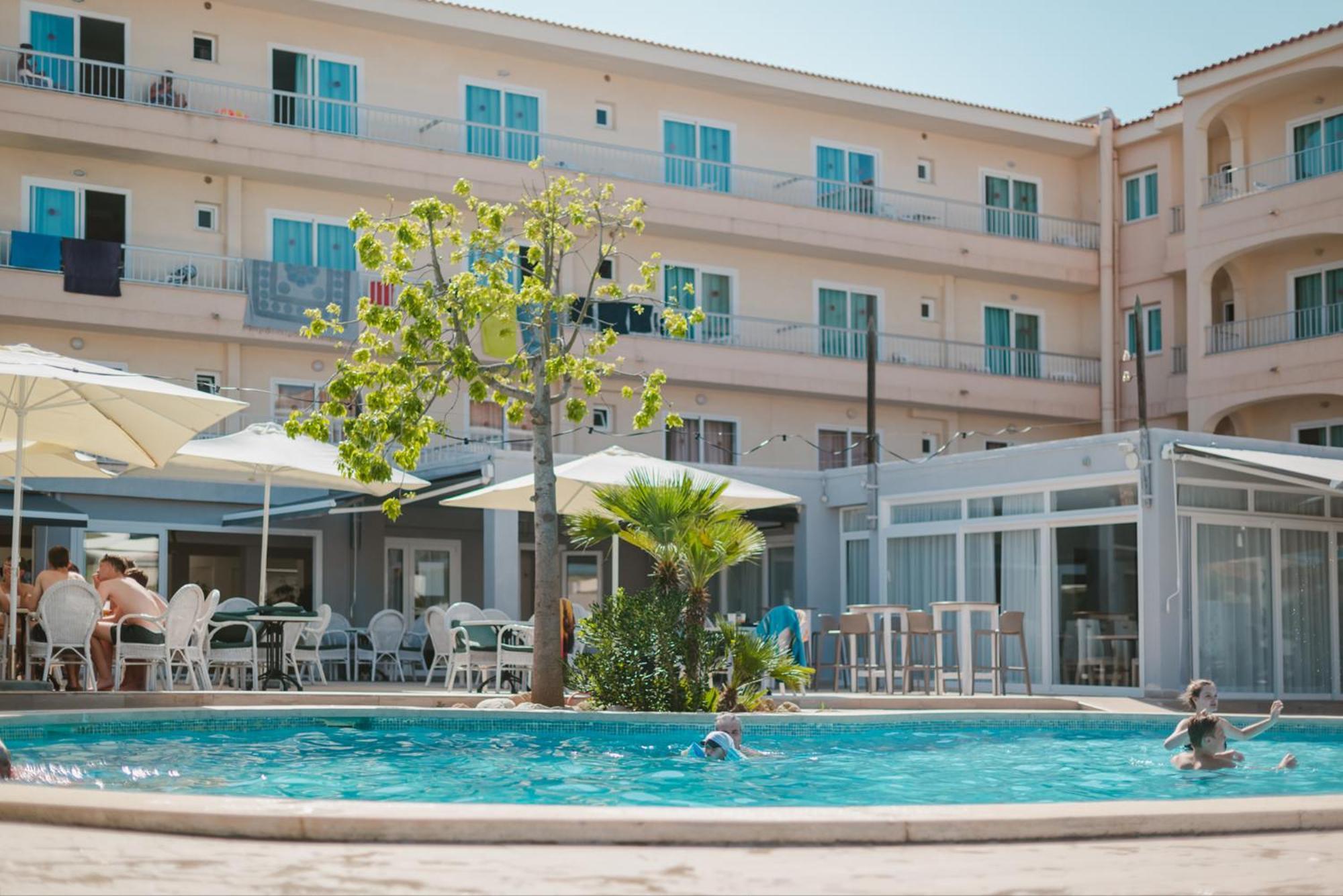 Hotel Lliteras カラ・ラトハダ エクステリア 写真